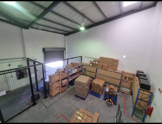 520M² WAREHOUSE TO LET IN AIRPORT INDUSTRIA